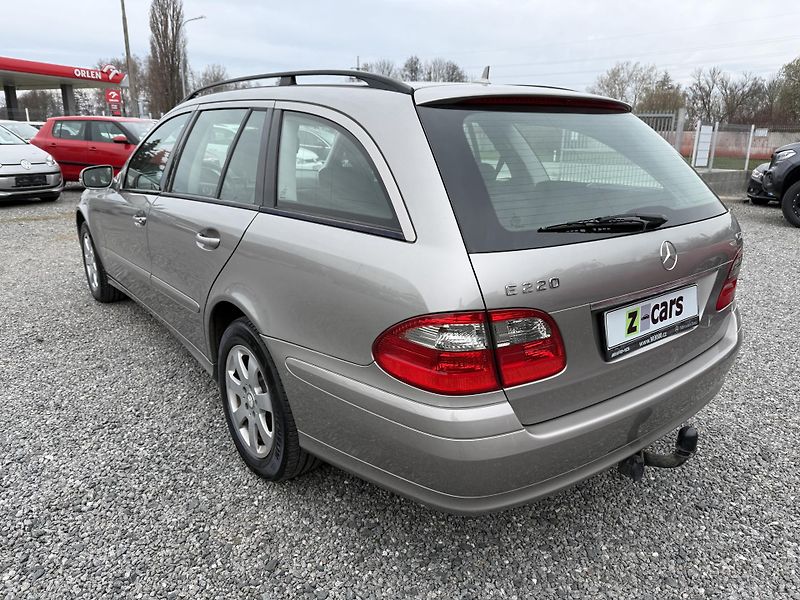 Mercedes-Benz Třídy E E 220CDi Manuál - fotka 7 z 17