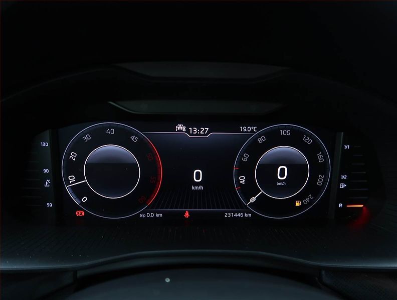 Škoda Kamiq (2020) Style Plus 1.6 TDI, Tempomat - fotka 11 z 20