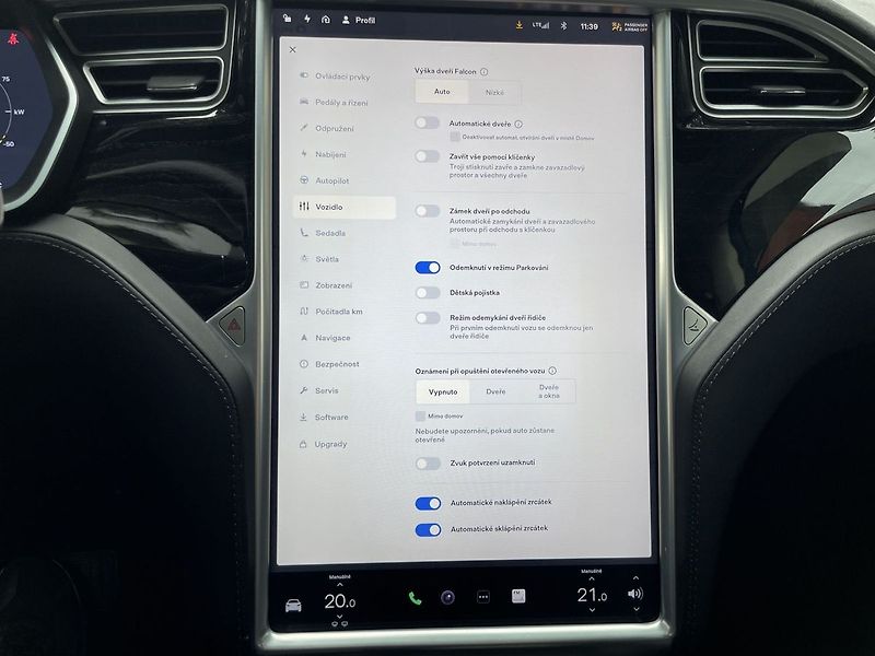 Tesla Model X 90D AWD, 7míst, tažné zařízení - fotka 25 z 43