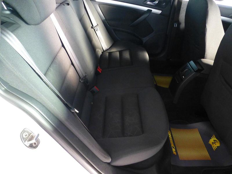 Škoda Octavia (2012) 2,0TDI*VYHŘ.S**ALU**XENON**4X4 - fotka 17 z 21