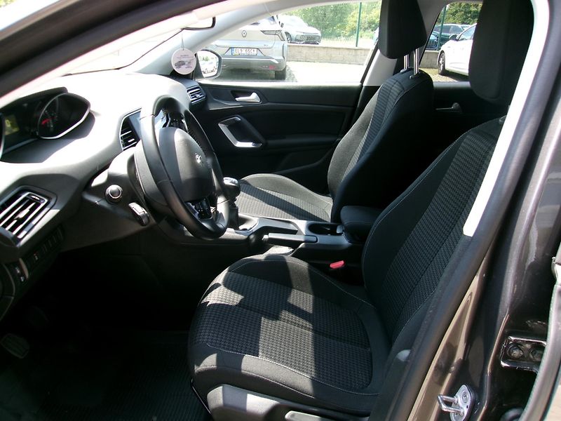 Peugeot 308 (2020) SW - fotka 11 z 25