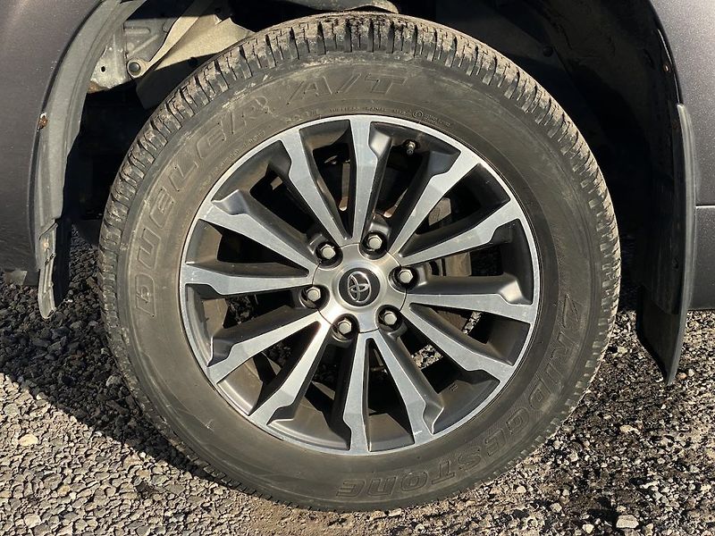Toyota Land Cruiser 2.8D-4D, ČR, Executive, DPH - fotka 10 z 23