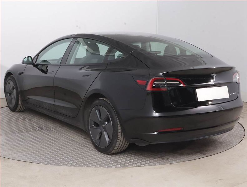 Tesla Model 3 (2022) Long Range 4WD 79kWh, SoH 91% - fotka 4 z 21
