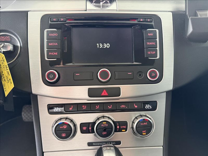 Volkswagen Passat 2,0   DSG,HIGHLINE,SERVISKA - fotka 23 z 30
