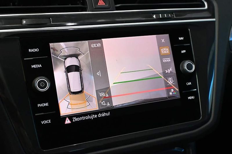Volkswagen Tiguan (2023) 2.0 Matrix LED Tažné Kamera AC - fotka 21 z 38