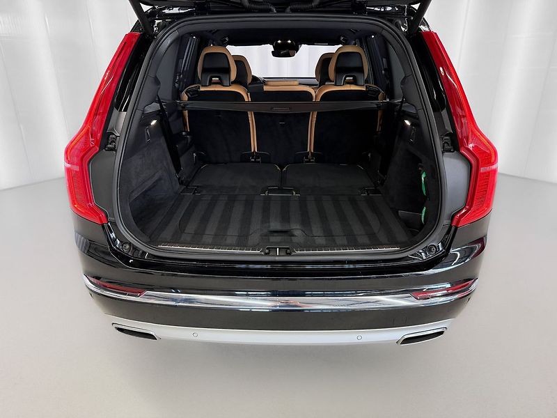 Volvo XC90 B5 AWD INSCRIPTION, ACC, LED, - fotka 29 z 30