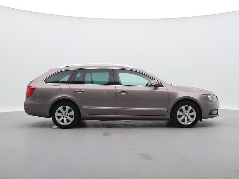 Škoda Superb 2,0 TDI 103kW DSG Elegance - fotka 8 z 31