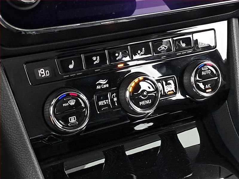 Škoda Superb (2018) 1.6 TDI, Automat, Kůže - fotka 17 z 22
