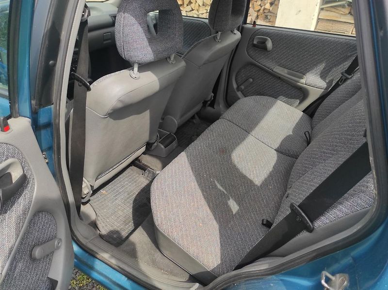 Opel Astra 1.4 8V - fotka 13 z 16