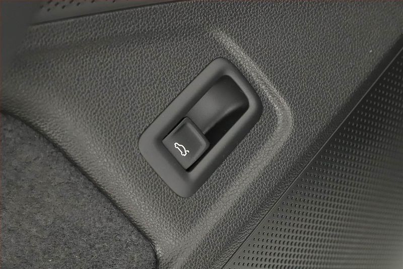 Volkswagen Passat (2025) 2.0 TDI - fotka 23 z 31