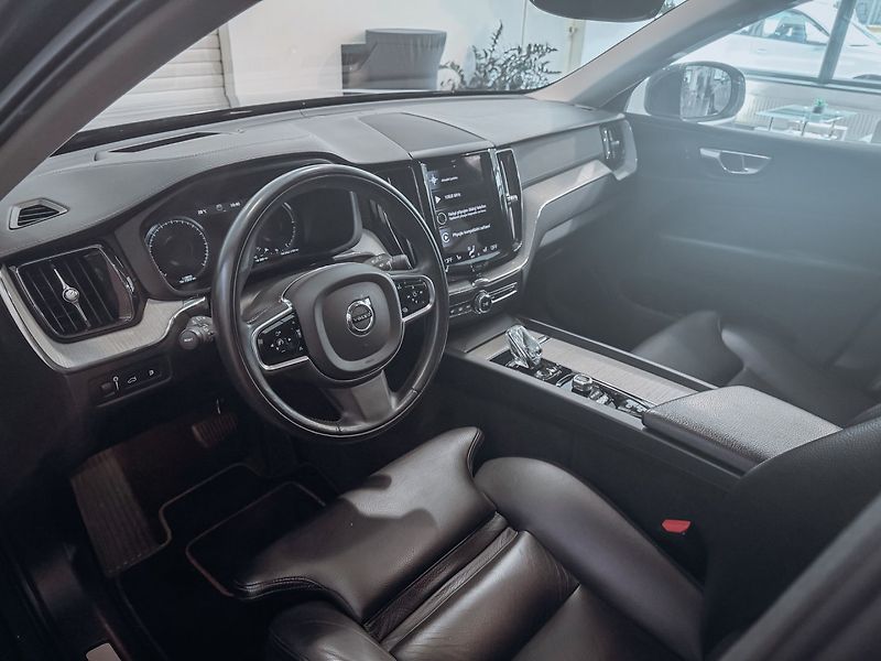 Volvo XC60 T8 AWD Inscription - fotka 7 z 22