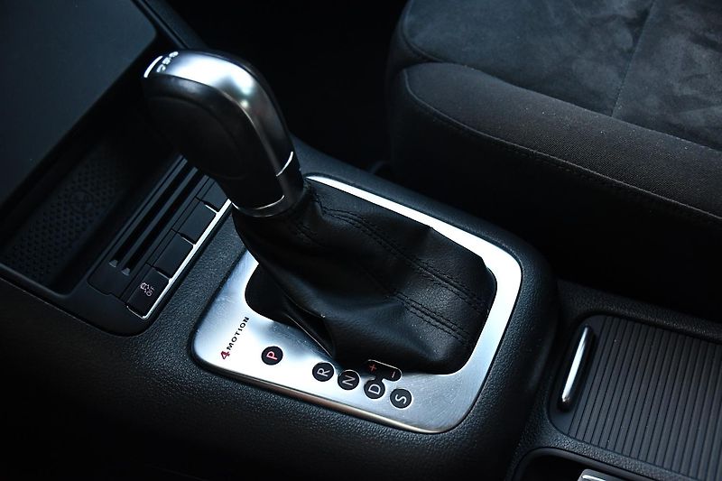Volkswagen Tiguan 2.0TDi DSG 4MOTION - fotka 30 z 44