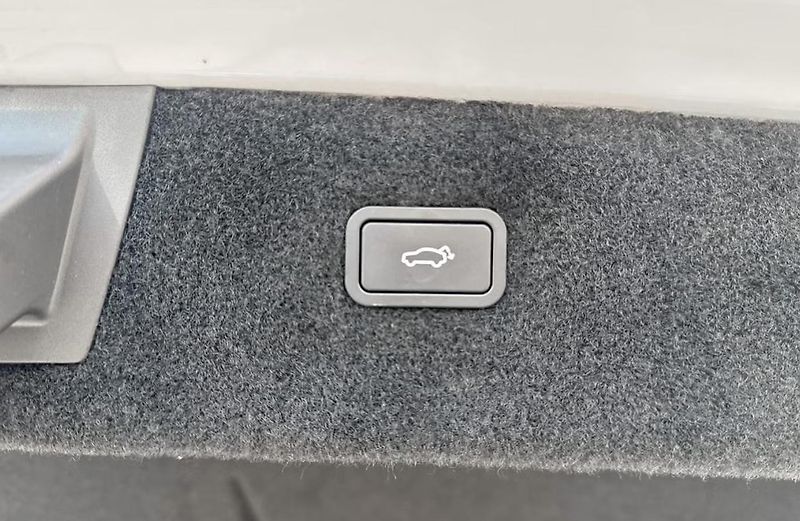 Polestar 4 LR AWD Plus Pilot 360kam Pano. - fotka 17 z 18