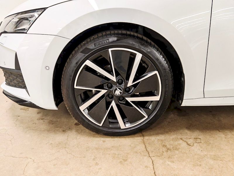 Škoda Octavia (2025) 1.5 TSI 110 kW Sportline - fotka 32 z 32