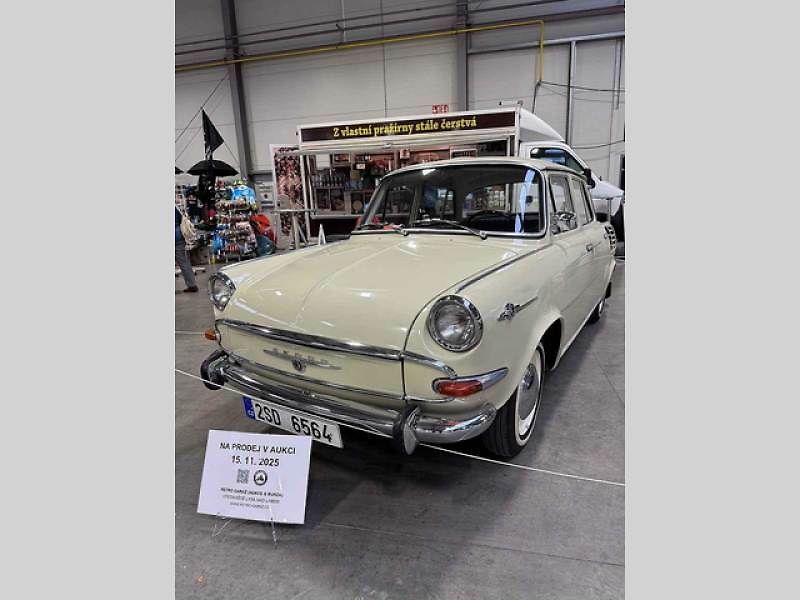 Black line z Blanska na motor show. Majitel Petr Novotný (na snímku) ji vypiplal z vraku.
