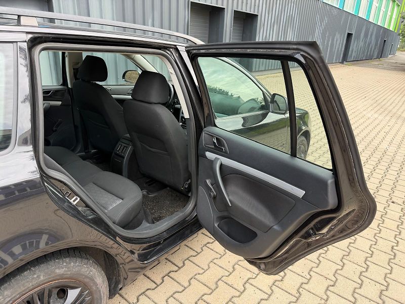 Škoda Octavia 1,6 TDI Ambiente Combi  - fotka 14 z 21