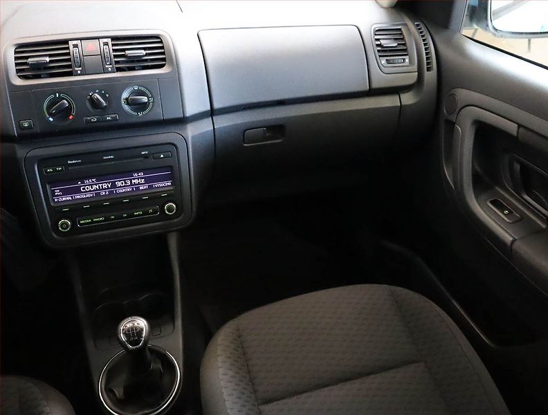 Škoda Roomster (2011) Ambition 1.2 TSI - fotka 8 z 19