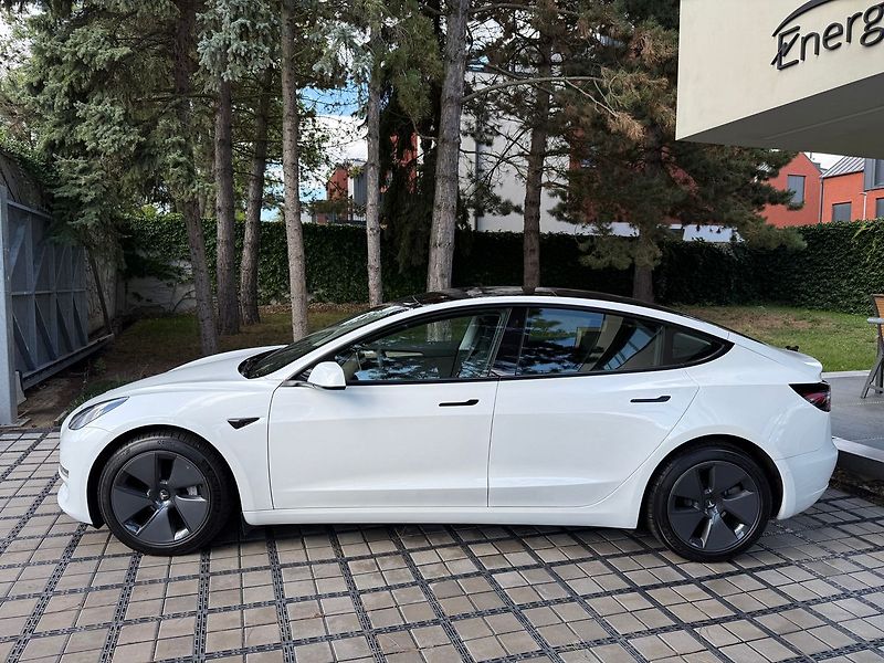 Tesla Model 3 Long Range AWD REZERVACE - fotka 3 z 38