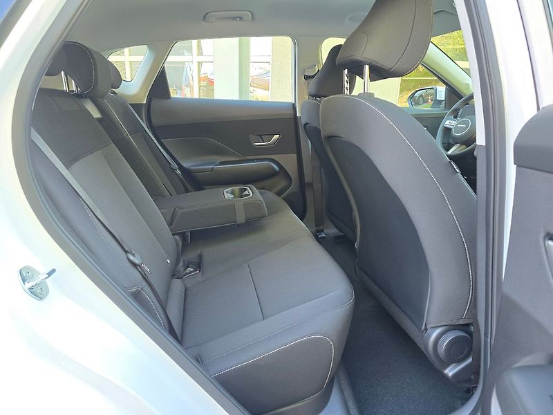 Hyundai Kona (2026) 64.8kwh Smart Range Clima - fotka 24 z 25