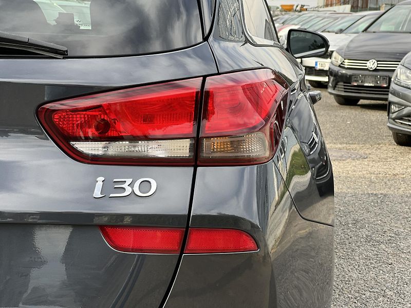 Hyundai i30 1.5T-GDi KAMERA ČR 1.MAJ. DPH - fotka 46 z 47