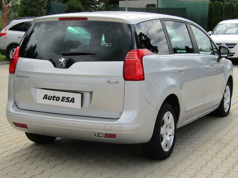 Peugeot 5008 (2011) 1.6 HDi, ČR, AAC - fotka 4 z 15