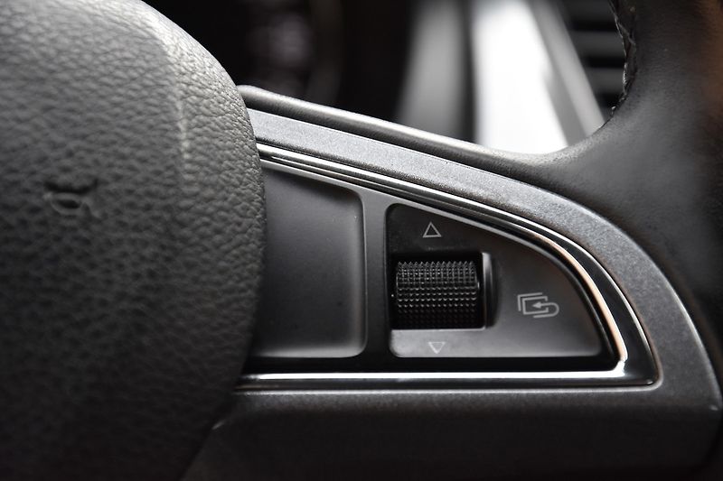 Škoda Rapid 1.6 TDi CR SPACEBACK STYLE - fotka 12 z 33