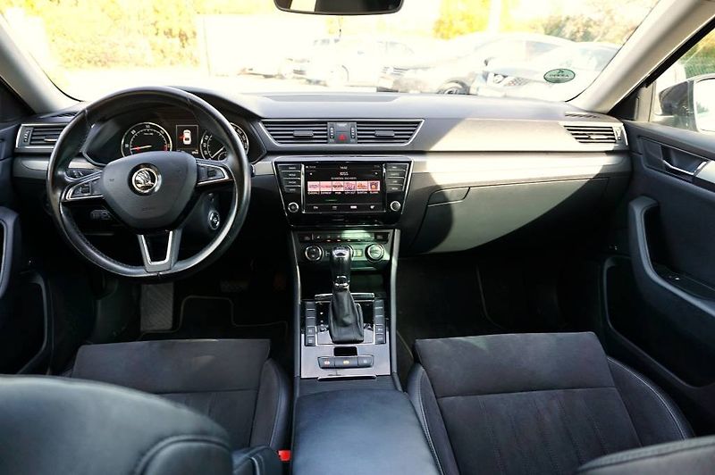 Škoda Superb (2016) STYLE PLUS 2,0 TDI 110 kW - fotka 31 z 53