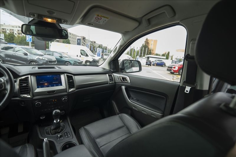 Ford Ranger 2,0 EcoBlue 4WD DOUBLE CAB ČR - fotka 18 z 37