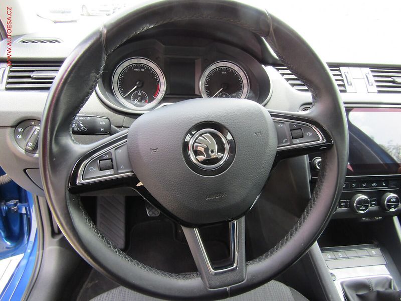 Škoda Octavia (2017) 2.0 TDi 4x4, servis.kniha - fotka 16 z 18