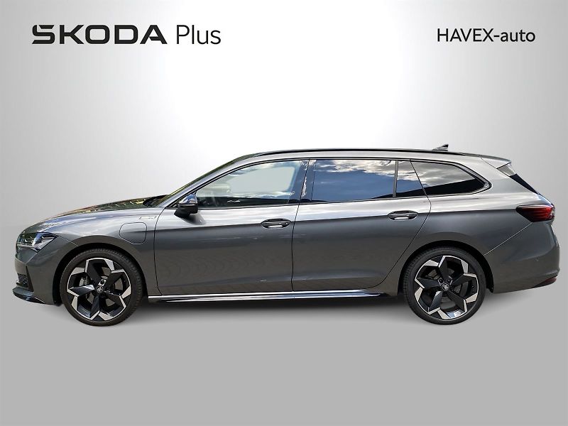 Škoda Superb (2025) Combi iV 1.5 TSI DSG SportLine - fotka 3 z 40