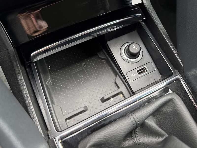 Škoda Karoq 1.0 TSI NAVI TAŽNÉ SERVISKA - fotka 28 z 46