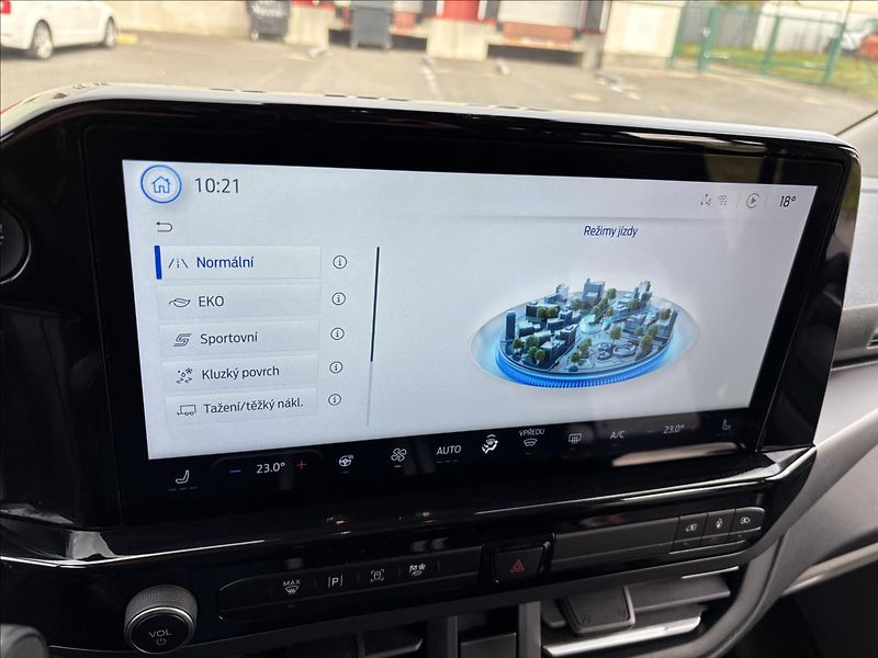 Ford Tourneo Custom 2,0 EcoBlue 125kW Titanium L1 - fotka 40 z 54