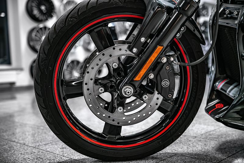 Harley-Davidson VRSCF V-Rod Muscle CUSTOM ÚPRAVA - fotka 13 z 21