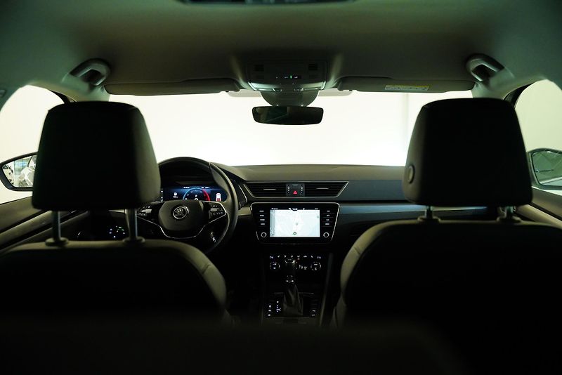 Škoda Superb - fotka 25 z 28