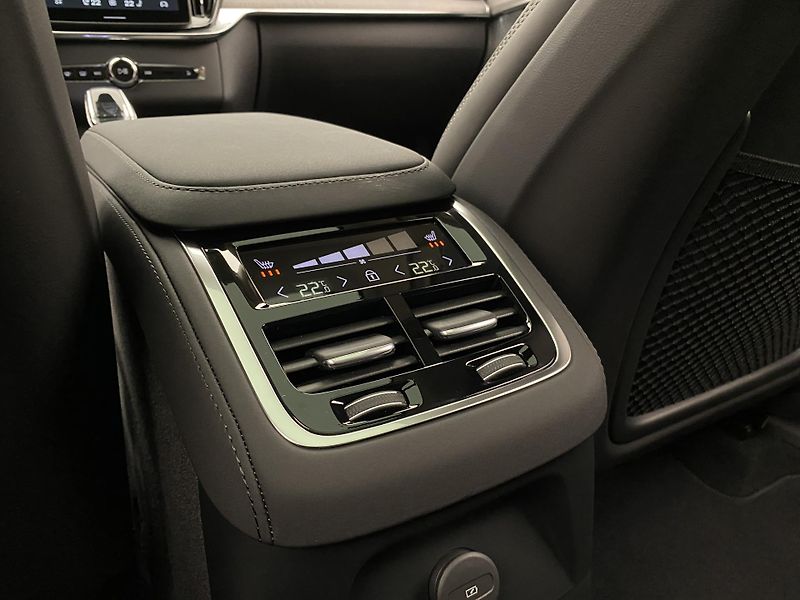 Volvo XC90 (2026) T8 AWD Plug-in BRIGHT ULTRA - fotka 74 z 75