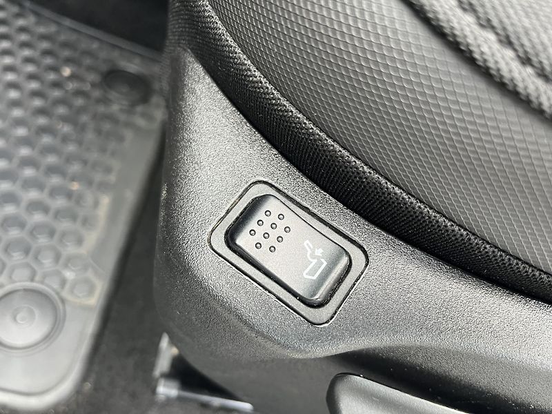 Jeep Renegade (2017) 2,0 D 103 Kw LIMITED 4X4 AT ČR - fotka 9 z 20