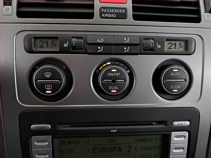 Volkswagen Touran (2007) Comfortline 1.4 TSI, Automat - fotka 13 z 19