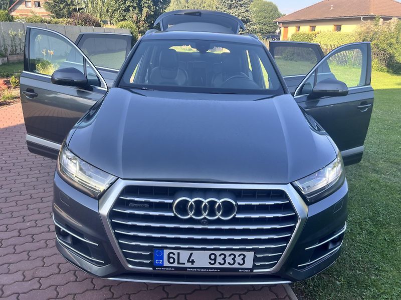 Audi Q7 3.0TDI 200KW,S-LINE,VZDUCH,TZ - fotka 26 z 52