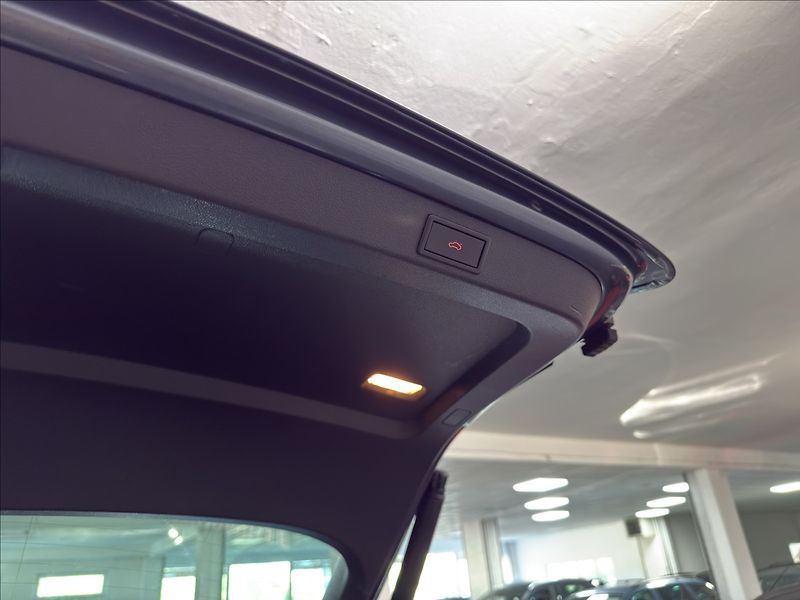 Škoda Superb 2,0   TDI 4x4 DSG SPORTLINE - fotka 30 z 39