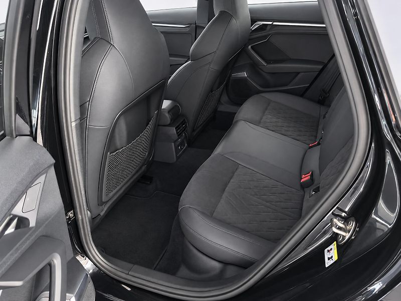 Audi RS 3 2,5 TFSi Sportback CZ DPH Pano - fotka 26 z 36