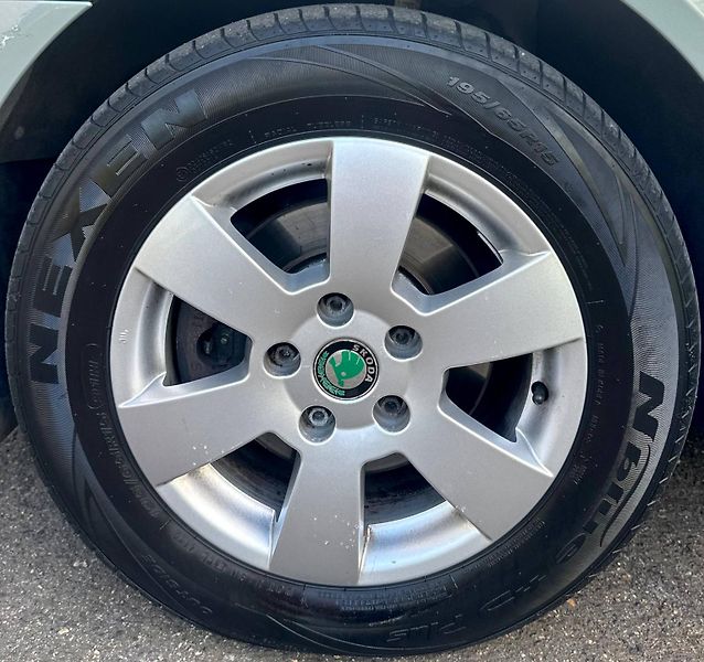 Škoda Octavia (2011) 1.6 TDI 2011 77KW AMBITION CZ - fotka 16 z 19