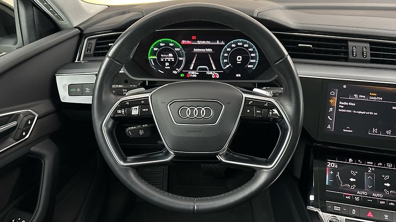 Audi e-tron 55 AUT Quattro - fotka 9 z 26