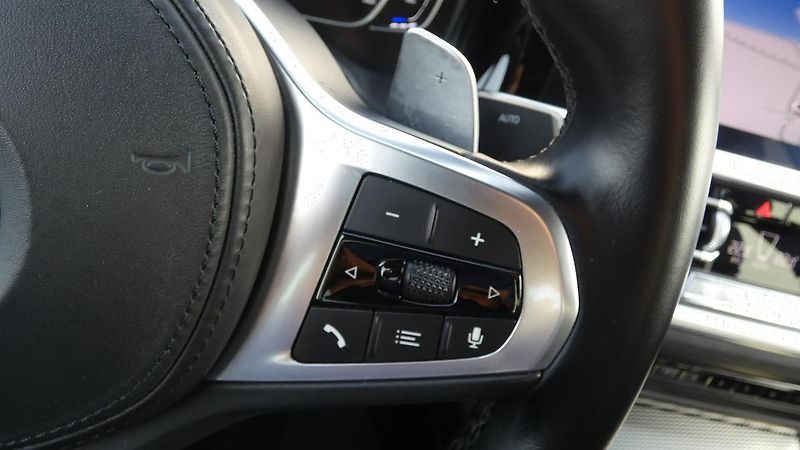 BMW Řada 3 330i xDrive M Sport - fotka 12 z 21