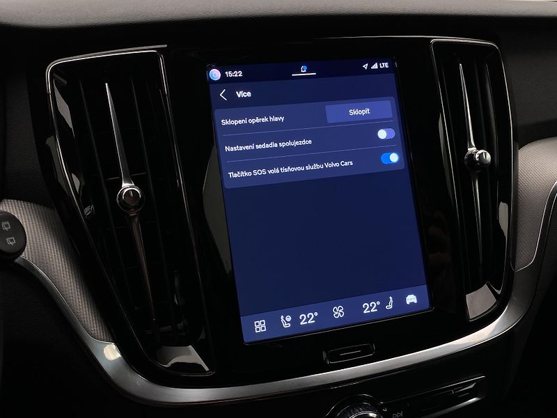 Volvo V60 T6 AWD PLUG-IN DARK REZERVACE - fotka 55 z 58