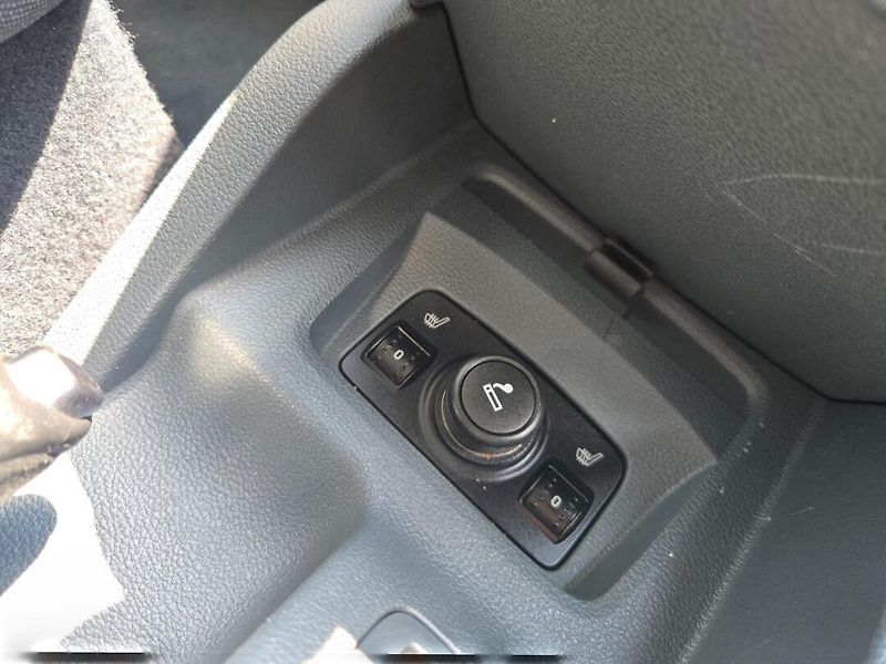 Ford C-MAX (2012) 1.6 i Serviska - fotka 17 z 22