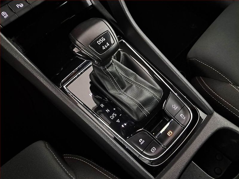 Škoda Karoq (2019) Sportline 2.0 TSI - fotka 16 z 29