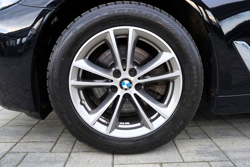 BMW Řada 5 520d AT/190 PS/1.maj/tažné/Led - fotka 18 z 48