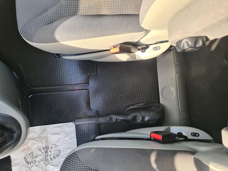 Opel Vivaro (2011) 2.0 CDTi 84-KW 8-MÍST OLOMOUC - fotka 40 z 75