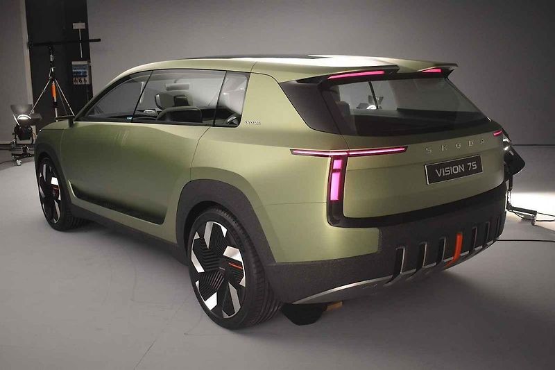 Koncepční vůz Škoda Vision 7S jako předobraz velké rodinné Škody