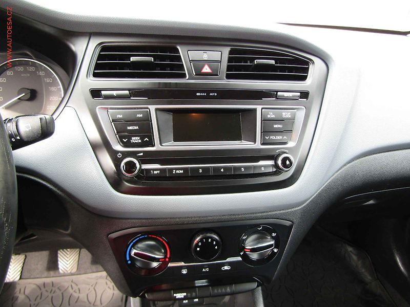 Hyundai i20 (2017) 1.2 16V, ČR, AC - fotka 12 z 15